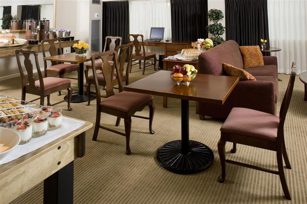 Sheraton Detroit Novi Restaurant photo